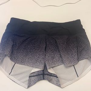 Lululemon 2.5” speed up shorts
